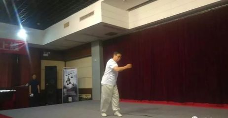 愛(ài)武中國(guó)武術(shù)產(chǎn)業(yè)化論壇暨產(chǎn)品發(fā)布招商大會(huì)隆重召開(kāi)，共繪武術(shù)發(fā)展新藍(lán)圖